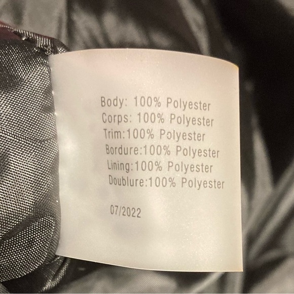 Victoria’s Secret 2022 Holiday Plaid Tote with Fleece Trim - Picture 4 of 4